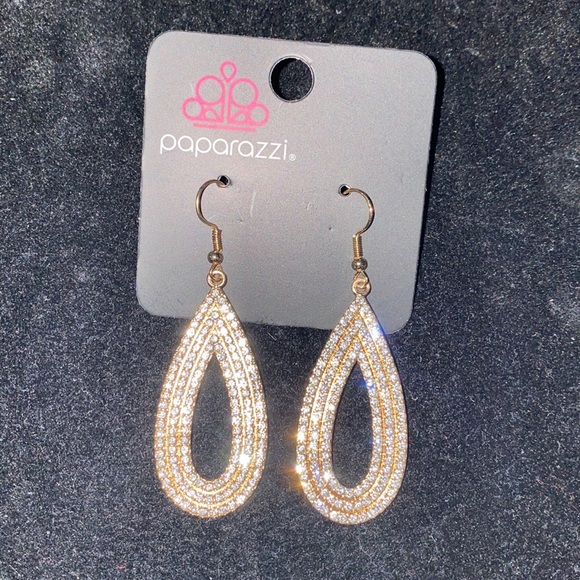 NWT Gold Exquisite Exaggeration Earrings(Last One) - Picture 5 of 5